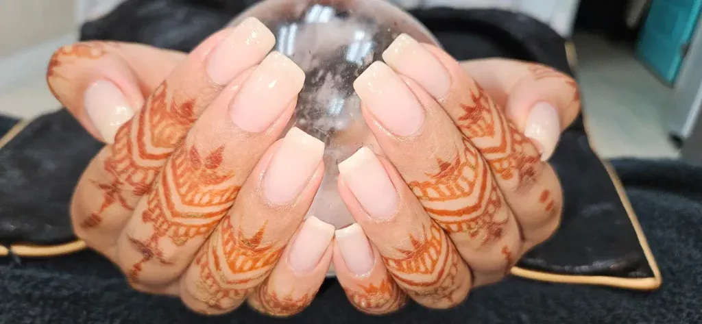 Sole-Shine Sculptured Gel nails in blush pink